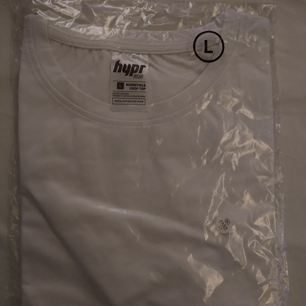 hyprMV essential crop top